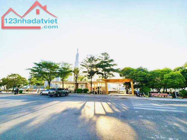 Bán Khuôn Đất Trực Diện Sông Sài Gòn-Ngay Bến Tàu Thuỷ Bình An,Q2 DT:680m2(34x20) Góc 3MT