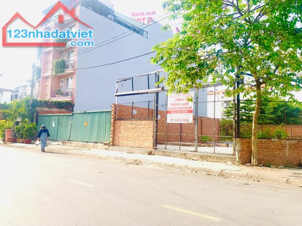 Bán Khuôn Đất Trực Diện Sông Sài Gòn-Ngay Bến Tàu Thuỷ Bình An,Q2 DT:680m2(34x20) Góc 3MT - 3