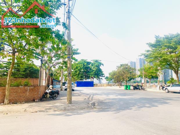 Bán Khuôn Đất Trực Diện Sông Sài Gòn-Ngay Bến Tàu Thuỷ Bình An,Q2 DT:680m2(34x20) Góc 3MT - 5