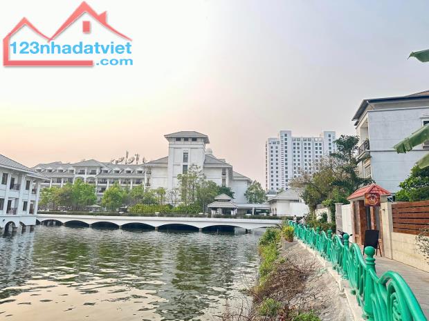 Bán siêu phẩm Từ Hoa - 2 mặt tiền - oto - view hồ Tây ks 5* - sân vườn rợp bóng cây