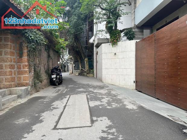Bán siêu phẩm Từ Hoa - 2 mặt tiền - oto - view hồ Tây ks 5* - sân vườn rợp bóng cây - 3