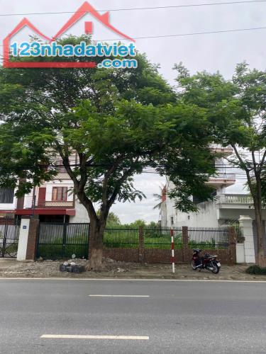 Bán 2 lô đất x 150m2 mặt đường Phạm Văn Đồng, P Hải Thành, Dương Kinh mặt tiền 10m