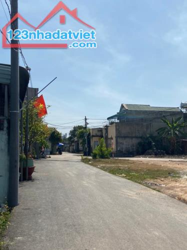 Mình bán đất thị xã Chơn Thành - Bình Long giá 195tr 200m2 (5x40) sổ riêng thổ cư Sát QL13 - 1
