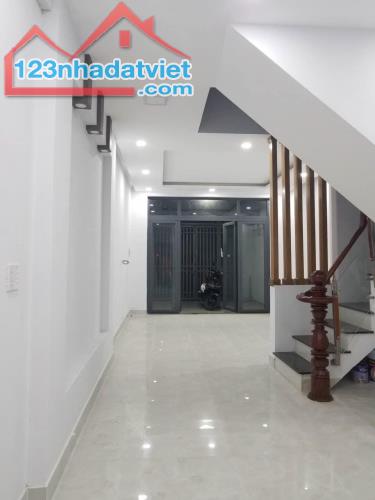 BÁN NHÀ HXH Vườn Lài, Tân Phú 2 tầng 80m2(4x20). Nhà đẹp ở ngay. Giá chỉ 8,3 tỷ.