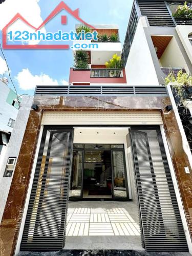 Chính chủ cần tiền bán gấp nhà Nguyễn Chí Thanh, P.12, Quận 5. Giá 2tỷ860. Hẻm ô tô. DT48m