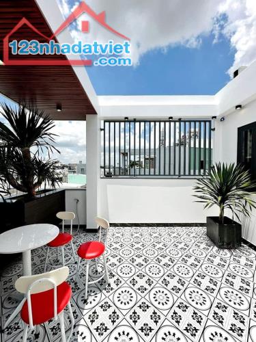 Chính chủ cần tiền bán gấp nhà Nguyễn Chí Thanh, P.12, Quận 5. Giá 2tỷ860. Hẻm ô tô. DT48m - 5