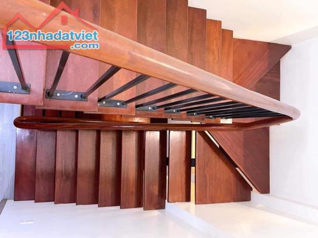 dòng tiền như thác 49m xây 5 tầng giá 8.9 tỷ tại hoàng đạo thành thanh xuân .