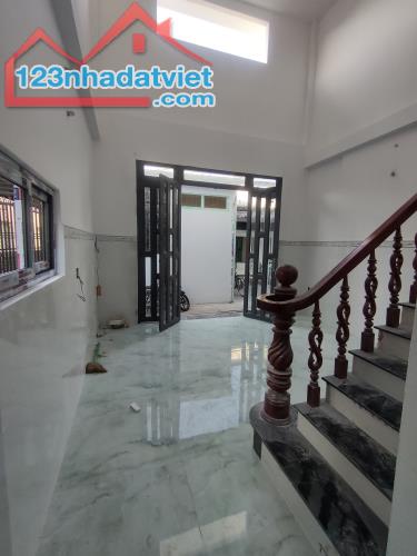 Bán Nhà Đường Tỉnh Lộ 10 - Giáp Quận 6 - 58m² - 2 Tầng - Nhà Mới - Hẻm Xe Hơi - chỉ 3.5tỷ