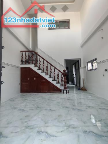 Bán Nhà Đường Tỉnh Lộ 10 - Giáp Quận 6 - 58m² - 2 Tầng - Nhà Mới - Hẻm Xe Hơi - chỉ 3.5tỷ - 2