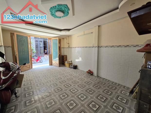 Nhà Bùi Tư Toàn - 36m² - Chỉ 2.98tỷ - Hẻm 4m - Gần Tên Lửa - Aoen - 2