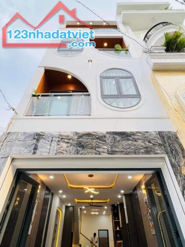 Chính chủ gửi bán nhà đường Cao Đức Lân, Quận 2. Giá 2tỷ440. hẻm xe hơi