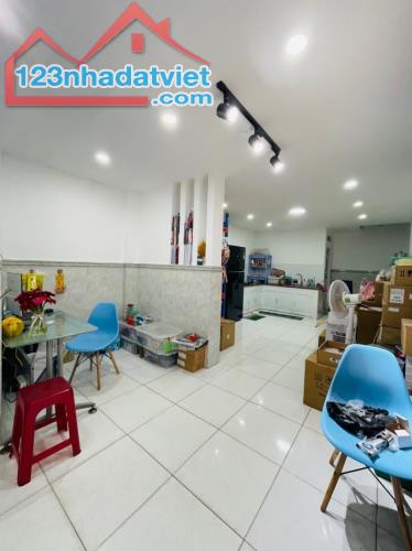 🏠🏠 Bán Nhà Đường Tám Danh Phường 4 Quận 8 DT 52m2 GIÁ 5.4 Tỷ 🏠🏠 - 2