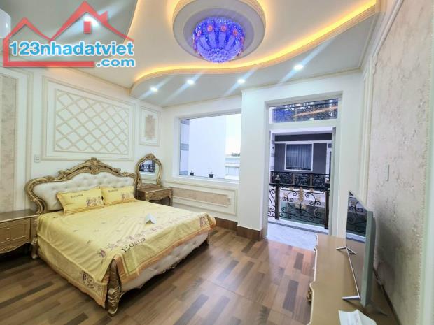 KHU NỘI BỘ ROYAL HOUSE-ĐẲNG CẤP-AN NINH TUYỆT ĐỐI CHỈ 6.98 TỶ - 2