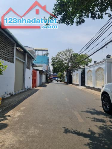 Biệt thự mới 10*24m 5PN/6WC 3-4 ôtô đậu trong sân nhà Phạm Hùng BC - 2