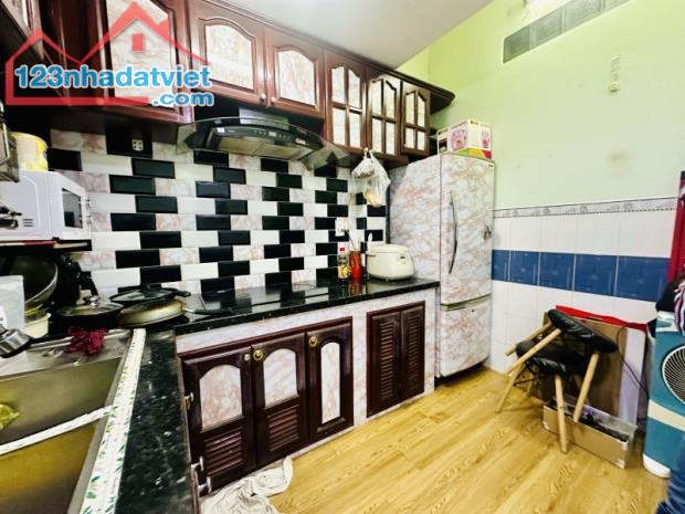 🏠🏠 Bán Nhà Âu Dương Lân Phường 3 Quận 8 DT 65m2 GIÁ 4.7 Tỷ 🏠🏠 - 2