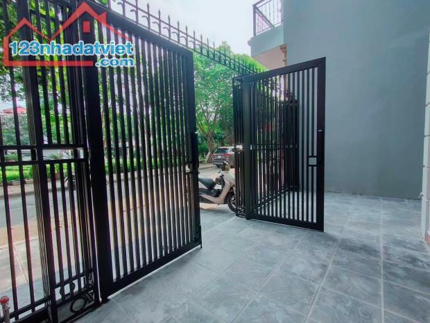 Phố Cổ Linh, View Vườn Hoa, Vỉa Hè, 3 Ôtô Tránh, 100m2, MT5m, KD-Văn Phòng, Ở Đẳng Cấp. - 1