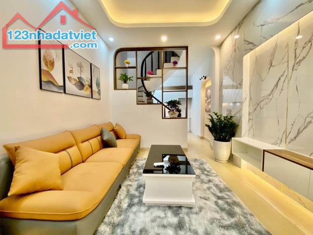 Hot! Chỉ 3,9tỷ có ngay nhà xây mới 5 tầng gần ngay ngã 4 Canh Vân Canh Hà Nội