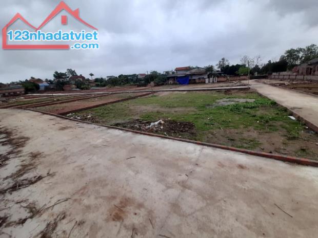 80m2 Đất xen kẹt  giữa làng làm nhà ở giá rẻ  xã Minh Trí, Sóc Sơn, khu vực dân cư đông