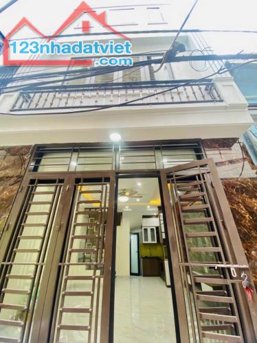 Bán nhà 5 tầng Ngõ 15 Phương Mai Dt 48m2 Mt 4m Giá 5 tỷ Lh 0969653569
