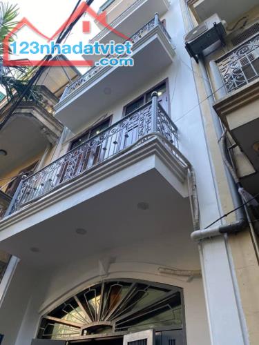 Bán nhà phân lô phố Hoàng Văn Thái Dt 45m x5 tầng Mt 4,5m Giá 4,8 tỷ