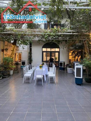 Bán Biệt Thự Sân Vườn 400m2 ĐỘI CẤN, Ba Đình - 1 căn nhà chỉ dành cho Thượng Lưu