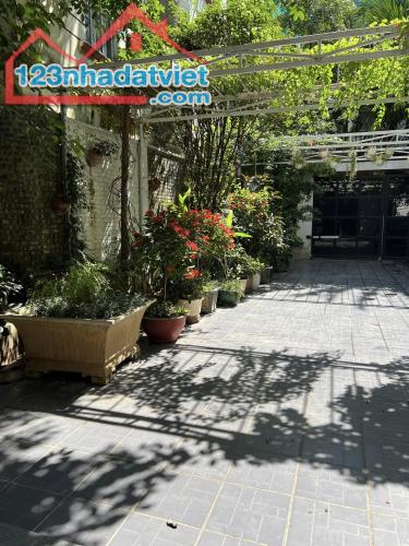 Bán Biệt Thự Sân Vườn 400m2 ĐỘI CẤN, Ba Đình - 1 căn nhà chỉ dành cho Thượng Lưu - 3