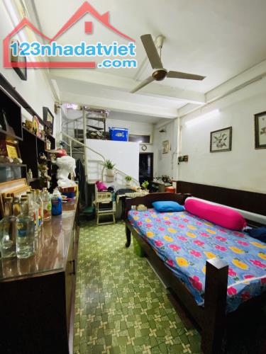 Gấp bán nhà Mặt tiền Hậu Giang, Quận 6, ngang 40m, dt 2400m2, giá chỉ 245 tỷ.