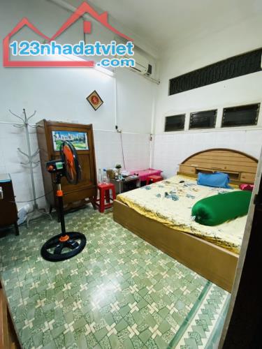 Gấp bán nhà Mặt tiền Hậu Giang, Quận 6, ngang 40m, dt 2400m2, giá chỉ 245 tỷ. - 2