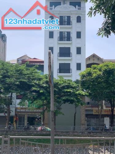 Bán nhà mặt phố Vũ Tông Phan, lô góc, 3 thoáng, 220m2, MT 9m, chỉ 47 tỷ. 0971813682.