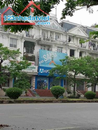 Chính chủ bán CHCC – KĐT Thành phố Giao Lưu – DT 80m2, 2PN, 2WC Full nội thất – Nhỉnh 3Tỷ - 4