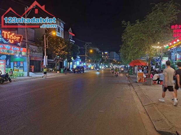 Siêu VIP: Nhà 4 lầu. Mặt tiền kinh doanh cực đỉnh. Thu nhập hơn 100tr/tháng - 1