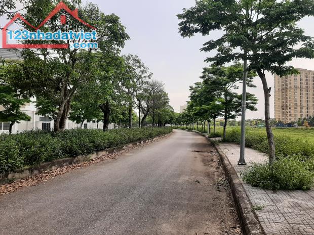 Giá bao cạnh tranh! Bán lô nhà vườn bám đường đôi 28 mét Khu đô thị mới Sinh thái Handico - 2