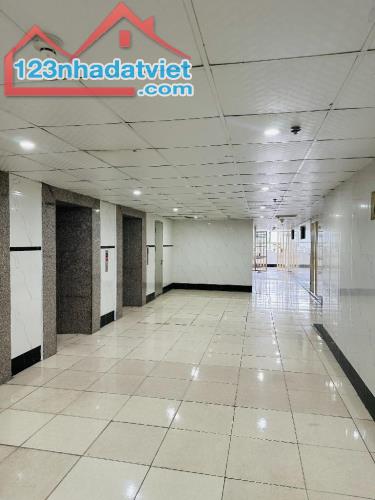 Bán căn hộ chung cư CT5B Xa La, tầng 2 phù hợp làm văn phòng, 75m2 giá chỉ 2.25 tỷ.