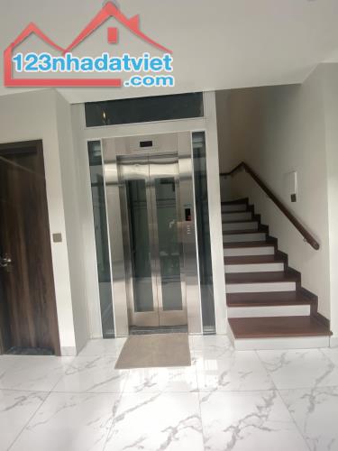 ⚜️ Nhà VIP Hoàng Cầu, Lô góc, Ngõ to như phố, 100m2 5T Thang máy, MT 18m, Chỉ 38 Tỷ ⚜️ - 3