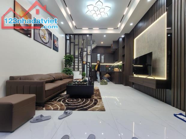 Mặt phố Quang Trung sầm uất gần phố Lê Trọng Tấn 42m2 chỉ 8.2 tỷ. LH 0989.62.6116