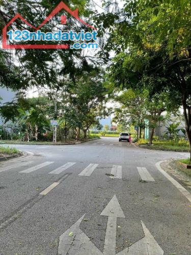 Bán lô góc đường Trần Huy Liệu, Vạn Lộc, TP HD, 92.8m2, đường 13.5m, giá tốt, vị trí đẹp