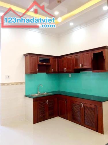 Bán nhà riêng hxh tránh 57m2 ( 4*14,2 ) Phú Định phường 16 quận 8 chỉ 6 tỷ - 4