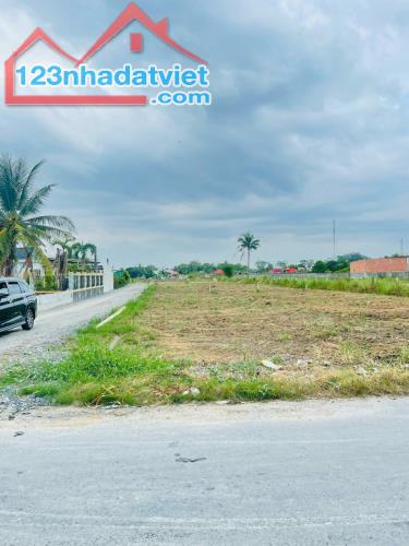Chính chủ gửi bán vài lô đất thổ 121m2 nằm Mặt Tiền Nguyễn Văn Tiến