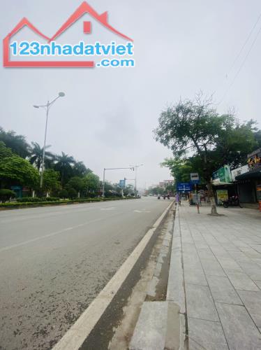 Cho thuê mặt bằng 2 tầng kinh doanh đường Nguyễn Tất Thành, liên bảo , Vĩnh yên. - 2