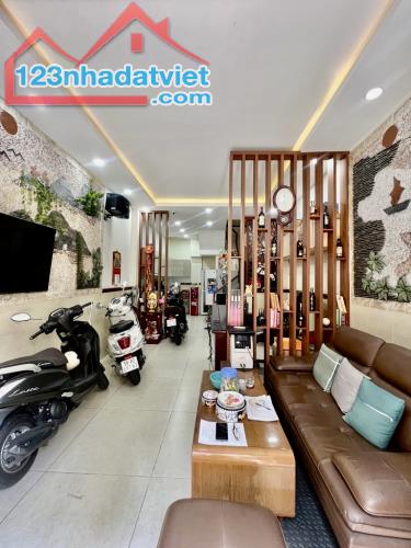 KHU VIP BÀU CÁT, BA VÂN HẺM XE TẢI THÔNG TRƯƠNG CÔNG ĐỊNH CHỈ 8.6 TỶ - 1