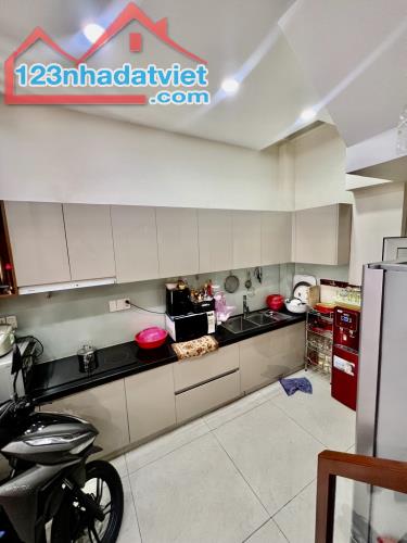 KHU VIP BÀU CÁT, BA VÂN HẺM XE TẢI THÔNG TRƯƠNG CÔNG ĐỊNH CHỈ 8.6 TỶ - 2