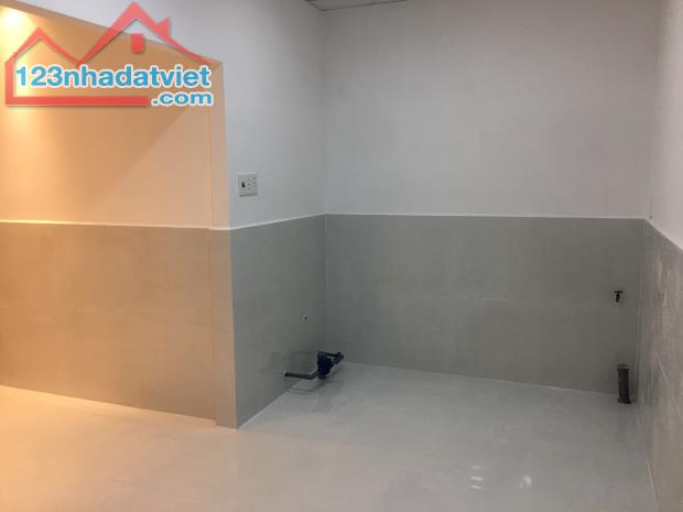 Bán nhà Viĩnh Phước gần ĐH Nha Trang, có 7 phòng trọ studio cho thuê,dt 112m2, giá 3,3 tỷ