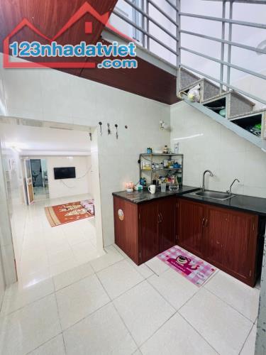 BÁN NHÀ 2 TẦNG, NGỌC HỒI, 60 M2, NGÕ THÔNG, OTO ĐỖ CỬA, KINH DOANH TỐT, CHẴN 3 TỶ - 2