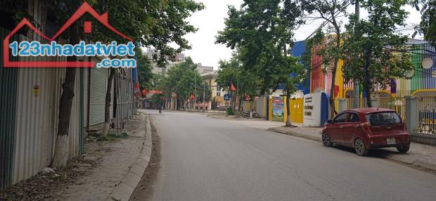 Bán nhà 4 tầng mặt đường chính tại trung tâm thị xã Mỹ Hào Hưng Yên