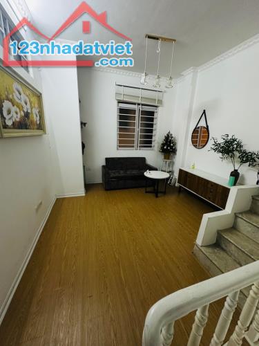 Bán nhà ngõ Thịnh Hào 2 – Ngõ rộng ba gác – Lô góc – Nhà xây đẹp – 15m2 – 5 tầng – 2.82 tỉ - 1