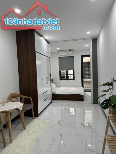 Bán nhà phố Đội Cấn, Ba Đình, tòa CCMN 24 phòng thang máy, 7 tầng 106m2 giá 25 tỷ