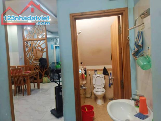 NHÀ 3 TẦNG XE HƠI NGỦ TRONG NHÀ LÊ VĂN THỊNH KẾ BÊN CHỢ CÂY XOÀI, QUẬN 2 - DT 105M2 NHỈNH - 3