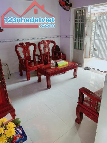 4.6 Tỷ còn TL Nhà Cấp 4 DT 92m2 Ngang Hơn 6m Hẻm Xe Hơi Tam Bình Thủ Đức - 2