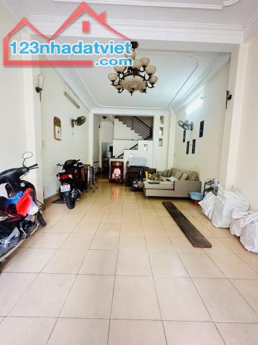 BÁN NHÀ HẺM 6M NGUYỄN VĂN VỊNH, TÂN PHÚ - 70M2 (4.5x15m) - NHÀ 3 TẦNG - CHỈ HƠN 5 TỶ.