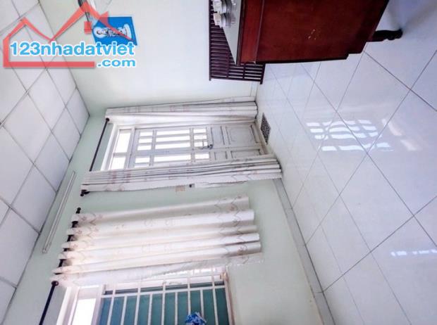 Bán Nhà Riêng 3 Tầng Lã Xuân Oai 90m2- ô tô ngủ trong nhà - Ngang 7,5m – Nhỉnh 5T TL - 1